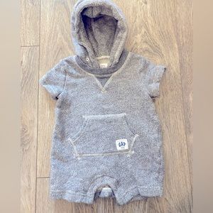 GAP Romper/Onesie baby sz 3-6 mths